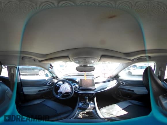 ✅ 2022 Jeep Compass Latitude • VIN: 3C4NJDBB2NT165521 • Lot: 43063261. Wystawiony na IAAI z przebiegiem 100 692 mil. Bezpłatny archiwum sprzedaży aukcyjnych z USA i szczegółowy raport historii pojazdu na DreamBid. Zdjęcie 17.