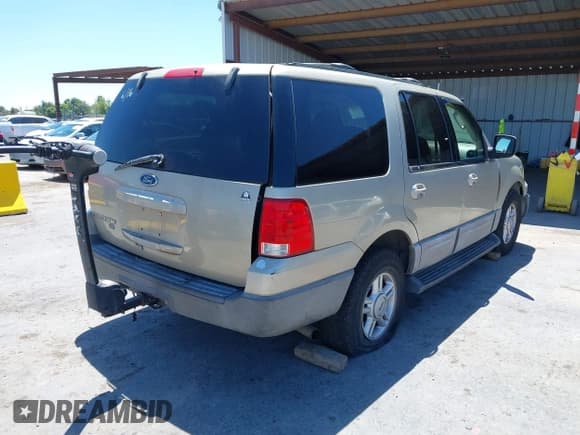 ✅ 2004 Ford Expedition XLT • VIN: 1FMPU16W04LA01850 • Lot: 42303611. Listed on IAAI with 190,515 mi. Free auction sales archive from the USA and detailed vehicle history report at DreamBid. Image 4.