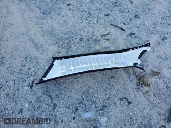 ✅ 2020 Dodge Challenger R/T • VIN: 2C3CDZBT9LH205740 • Lot: 38737874. Wystawiony na Copart z przebiegiem 11 258 mil. Bezpłatny archiwum sprzedaży aukcyjnych z USA i szczegółowy raport historii pojazdu na DreamBid. Zdjęcie 12.