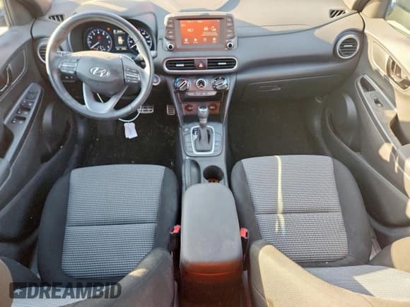 ✅ 2021 Hyundai Kona Night Edition • VIN: KM8K63A51MU702633 • Лот: 84365035. Опубликован ранее на Copart с пробегом 27 985 миль. Бесплатный доступ к архиву аукционных продаж из США и подробный отчёт об истории автомобиля на DreamBid. Изображение 8.