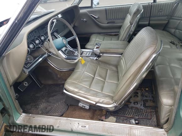 ✅ 1966 Ford Thunderbird • VIN: 6Y83Q121322 • Лот: 53203085. Опубликован ранее на Copart с пробегом 93 974 миль. Бесплатный доступ к архиву аукционных продаж из США и подробный отчёт об истории автомобиля на DreamBid. Изображение 7.