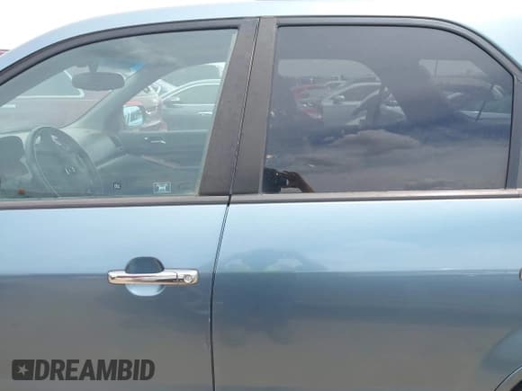 ✅ 2005 Acura MDX Touring • VIN: 2HNYD18855H560102 • Lot: 42996873. Listed on IAAI with 174,375 mi. Free auction sales archive from the USA and detailed vehicle history report at DreamBid. Image 14.