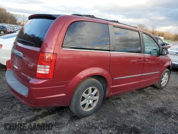 ✅ 2010 Chrysler Town & Country Touring • VIN: 2A4RR5D14AR415644 • Lot: 92122215. Listed on Copart with 201,227 mi. Free auction sales archive from the USA and detailed vehicle history report at DreamBid. Image 3.