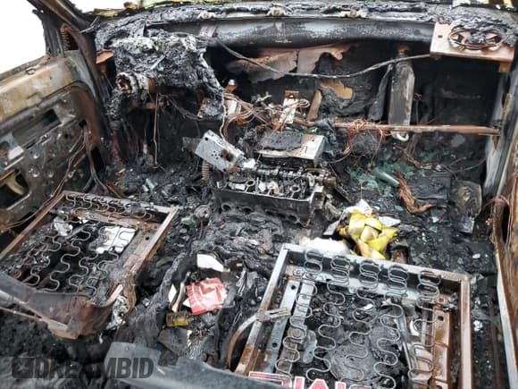 ✅ 1989 GMC Sierra 1500 • VIN: 2GTHC39N0K1511984 • Lot: 84058734. Wystawiony na Copart z przebiegiem Nie podano. Bezpłatny archiwum sprzedaży aukcyjnych z USA i szczegółowy raport historii pojazdu na DreamBid. Zdjęcie 8.