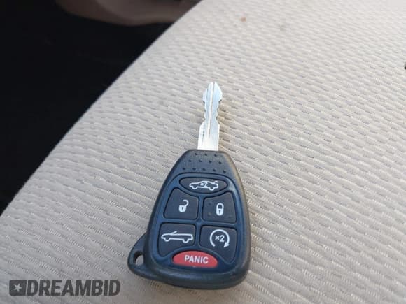 ✅ 2011 Chrysler 200 Touring • VIN: 1C3BC2EG5BN560365 • Lot: 43582081. Wystawiony na IAAI z przebiegiem 72 642 mil. Bezpłatny archiwum sprzedaży aukcyjnych z USA i szczegółowy raport historii pojazdu na DreamBid. Zdjęcie 11.