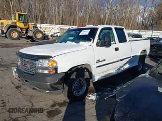 ✅ 2002 GMC Sierra 2500HD SLE • VIN: 1GTHC29152E111490 • Lot: 43653436. Wystawiony na IAAI z przebiegiem 256 971 mil. Bezpłatny archiwum sprzedaży aukcyjnych z USA i szczegółowy raport historii pojazdu na DreamBid. Zdjęcie 2.