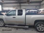 ✅ 2007 Chevrolet Silverado 1500 Work Truck • VIN: 2GCEC19C771603879 • Lot: 42086392. Wystawiony na IAAI z przebiegiem 307 745 mil. Bezpłatny archiwum sprzedaży aukcyjnych z USA i szczegółowy raport historii pojazdu na DreamBid. Zdjęcie 14.
