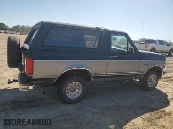 ✅ 1994 Ford Bronco Eddie Bauer • VIN: 1FMEU15N1RLB42868 • Lot: 81417555. Listed on Copart with 186,288 mi. Free auction sales archive from the USA and detailed vehicle history report at DreamBid. Image 3.