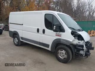 ✅ 2017 Ram ProMaster Cargo • VIN: 3C6TRVAGXHE551011 • Lot: 43705876. Wystawiony na IAAI z przebiegiem 140 701 mil. Bezpłatny archiwum sprzedaży aukcyjnych z USA i szczegółowy raport historii pojazdu na DreamBid. Zdjęcie 1.