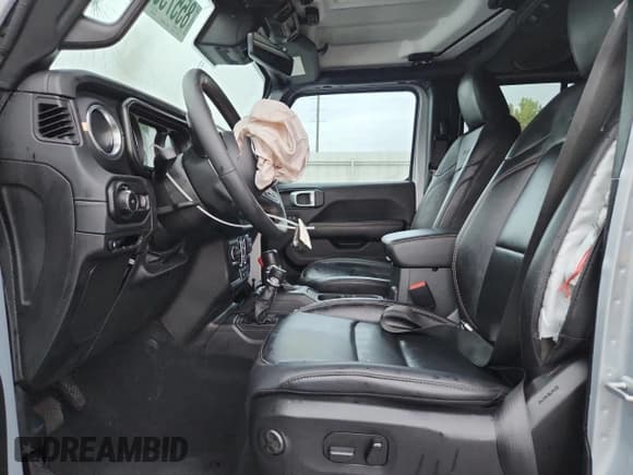 ✅ 2024 Jeep Wrangler Sahara • VIN: 1C4RJXP62RW146188 • Lot: 85575625. Listed on Copart with 32,765 mi. Free auction sales archive from the USA and detailed vehicle history report at DreamBid. Image 7.