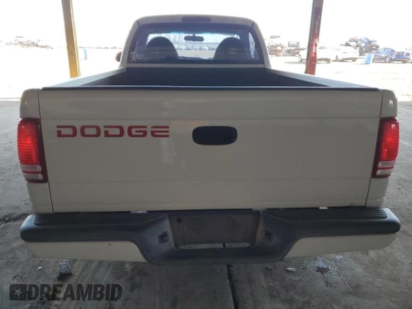 ✅ 1999 Dodge Dakota SLT • VIN: 1B7FL26X6XS180827 • Lot: 85789944. Wystawiony na Copart z przebiegiem 85 166 mil. Bezpłatny archiwum sprzedaży aukcyjnych z USA i szczegółowy raport historii pojazdu na DreamBid. Zdjęcie 6.