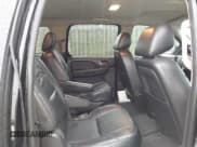 ✅ 2013 Chevrolet Suburban LT • VIN: 1GNSKJE75DR253466 • Лот: 43835635. Опубликован ранее на IAAI с пробегом 339 418 миль. Бесплатный доступ к архиву аукционных продаж из США и подробный отчёт об истории автомобиля на DreamBid. Изображение 8.