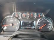 ✅ 2018 Chevrolet Suburban LT • VIN: 1GNSKHKC2JR356656 • Lot: 71422214. Wystawiony na Copart z przebiegiem 58 970 mil. Bezpłatny archiwum sprzedaży aukcyjnych z USA i szczegółowy raport historii pojazdu na DreamBid. Zdjęcie 9.