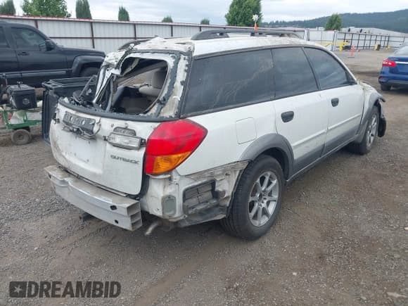 ✅ 2005 Subaru Legacy Outback • VIN: 4S4BP61C157306604 • Лот: 42565574. Опубликован ранее на IAAI с пробегом 268 284 миль. Бесплатный доступ к архиву аукционных продаж из США и подробный отчёт об истории автомобиля на DreamBid. Изображение 4.