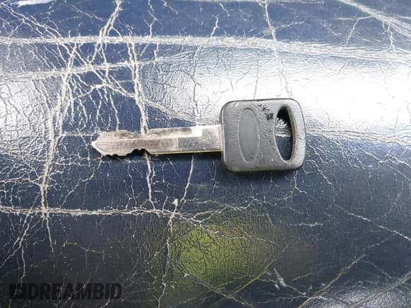 ✅ 1991 Lincoln Continental • VIN: 1LNCM9745MY632946 • Лот: 41561785. Опубликован ранее на IAAI с пробегом 124 186 миль. Бесплатный доступ к архиву аукционных продаж из США и подробный отчёт об истории автомобиля на DreamBid. Изображение 11.