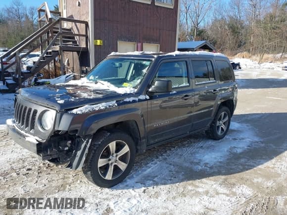 ✅ 2016 Jeep Patriot High Altitude • VIN: 1C4NJRFB3GD709556 • Lot: 41238260. Wystawiony na IAAI z przebiegiem 111 450 mil. Bezpłatny archiwum sprzedaży aukcyjnych z USA i szczegółowy raport historii pojazdu na DreamBid. Zdjęcie 2.