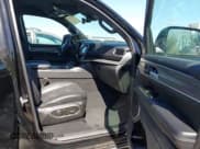 ✅ 2024 Jeep Wagoneer Series II • VIN: 1C4SJRBP9RS176938 • Lot: 43007283. Listed on IAAI with 37,434 mi. Free auction sales archive from the USA and detailed vehicle history report at DreamBid. Image 5.