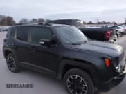 ✅ 2023 Jeep Renegade Latitude • VIN: ZACNJDB14PPP72325 • Lot: 43805526. Wystawiony na IAAI z przebiegiem 44 787 mil. Bezpłatny archiwum sprzedaży aukcyjnych z USA i szczegółowy raport historii pojazdu na DreamBid. Zdjęcie 13.