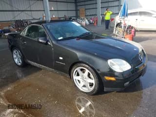 ✅ 2000 Mercedes-Benz SLK 230 Kompressor • VIN: WDBKK47F6YF165062 • Lot: 42028279. Wystawiony na IAAI z przebiegiem 105 707 mil. Bezpłatny archiwum sprzedaży aukcyjnych z USA i szczegółowy raport historii pojazdu na DreamBid. Zdjęcie 1.
