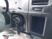 ✅ 2018 Nissan NV 3500 HD SL • VIN: 5BZAF0AA2JN850131 • Lot: 43685889. Wystawiony na IAAI z przebiegiem 236 719 mil. Bezpłatny archiwum sprzedaży aukcyjnych z USA i szczegółowy raport historii pojazdu na DreamBid. Zdjęcie 11.