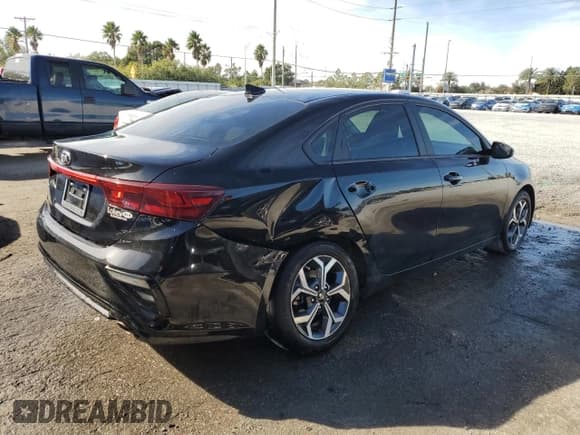 ✅ 2021 Kia Forte LXS • VIN: 3KPF24AD6ME357113 • Лот: 91899855. Опубликован ранее на Copart с пробегом 71 996 миль. Бесплатный доступ к архиву аукционных продаж из США и подробный отчёт об истории автомобиля на DreamBid. Изображение 3.