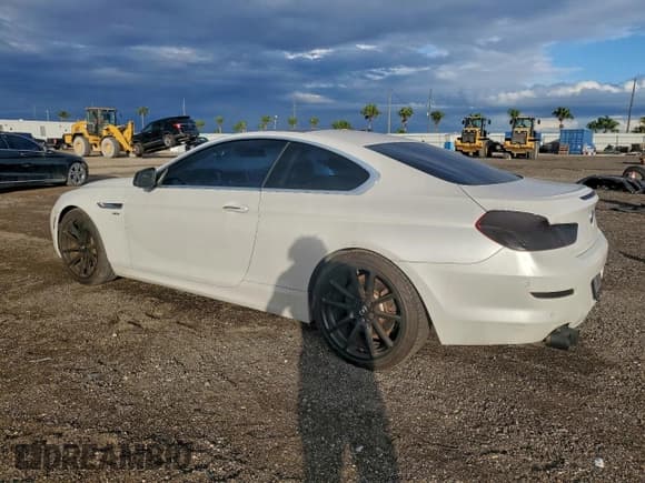 ✅ 2012 BMW 6 Series 650i xDrive • VIN: WBALX5C59CC894531 • Лот: 94411845. Опубликован ранее на Copart с пробегом 137 298 миль. Бесплатный доступ к архиву аукционных продаж из США и подробный отчёт об истории автомобиля на DreamBid. Изображение 2.