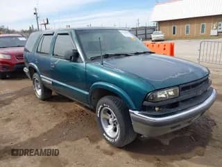✅ 1998 Chevrolet Blazer LS • VIN: 1GNCS13W6W2222740 • Lot: 41766049. Wystawiony na IAAI z przebiegiem 140 496 mil. Bezpłatny archiwum sprzedaży aukcyjnych z USA i szczegółowy raport historii pojazdu na DreamBid. Zdjęcie 1.