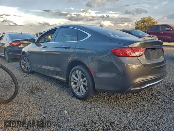✅ 2015 Chrysler 200 Limited • VIN: 1C3CCCAB1FN680920 • Lot: 94527425. Wystawiony na Copart z przebiegiem 133 261 mil. Bezpłatny archiwum sprzedaży aukcyjnych z USA i szczegółowy raport historii pojazdu na DreamBid. Zdjęcie 2.