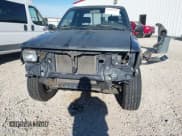 ✅ 1991 Toyota Pickup DLX • VIN: JT4VN13DXM5057035 • Lot: 43601231. Wystawiony na IAAI z przebiegiem 246 493 mil. Bezpłatny archiwum sprzedaży aukcyjnych z USA i szczegółowy raport historii pojazdu na DreamBid. Zdjęcie 6.