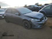 ✅ 2021 Volkswagen Golf TSI • VIN: 3VWG57AUXMM012764 • Lot: 87458764. Wystawiony na Copart z przebiegiem 58 301 mil. Bezpłatny archiwum sprzedaży aukcyjnych z USA i szczegółowy raport historii pojazdu na DreamBid. Zdjęcie 4.