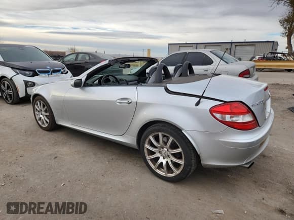 ✅ 2005 Mercedes-Benz SLK 230/320 • VIN: WDBWK56F15F056187 • Lot: 93381945. Wystawiony na Copart z przebiegiem 96 942 mil. Bezpłatny archiwum sprzedaży aukcyjnych z USA i szczegółowy raport historii pojazdu na DreamBid. Zdjęcie 2.