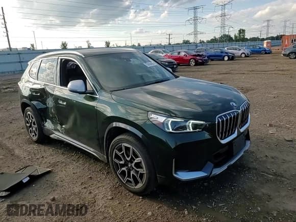 ✅ 2023 BMW X1 xDrive28i • VIN: WBX73EF01P5Y25751 • Лот: 70450485. Опубликован ранее на Copart с пробегом 7 708 миль. Бесплатный доступ к архиву аукционных продаж из США и подробный отчёт об истории автомобиля на DreamBid. Изображение 14.