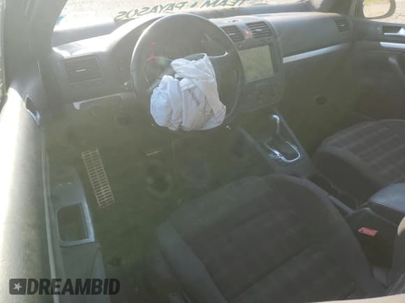 ✅ 2008 Volkswagen Golf GTI • VIN: WVWFV71K88W227997 • Лот: 70057544. Опубликован ранее на Copart с пробегом 95 044 миль. Бесплатный доступ к архиву аукционных продаж из США и подробный отчёт об истории автомобиля на DreamBid. Изображение 8.