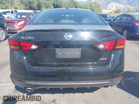 ✅ 2019 Nissan Altima SR • VIN: 1N4BL4CW3KN321954 • Lot: 42978524. Listed on IAAI with 84,903 mi. Free auction sales archive from the USA and detailed vehicle history report at DreamBid. Image 15.