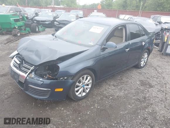✅ 2010 Volkswagen Jetta Limited Edition • VIN: 3VWAZ7AJ5AM155049 • Lot: 42276777. Listed on IAAI with 88,699 mi. Free auction sales archive from the USA and detailed vehicle history report at DreamBid. Image 2.