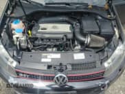 ✅ 2013 Volkswagen Golf GTI Driver's Edition • VIN: WVWHV7AJ5DW135577 • Лот: 64666835. Опубликован ранее на Copart с пробегом 117 604 миль. Бесплатный доступ к архиву аукционных продаж из США и подробный отчёт об истории автомобиля на DreamBid. Изображение 11.