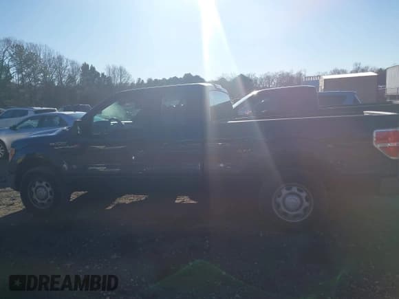 ✅ 2012 Ford F-150 XL • VIN: 1FTEX1CM7CFC60631 • Lot: 41355149. Listed on IAAI with 262,109 mi. Free auction sales archive from the USA and detailed vehicle history report at DreamBid. Image 14.