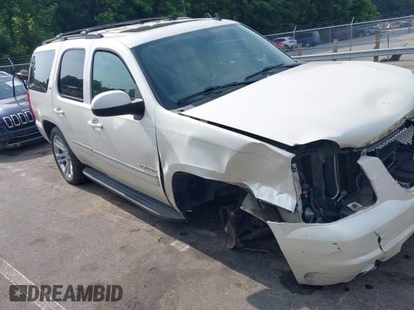 ✅ 2010 GMC Yukon SLT • VIN: 1GKUCCE08AR234116 • Lot: 42481252. Listed on IAAI with 249,226 mi. Free auction sales archive from the USA and detailed vehicle history report at DreamBid. Image 1.