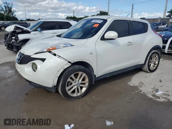 ✅ 2014 Nissan Juke S • VIN: JN8AF5MR6ET356407 • Лот: 84629715. Опубликован ранее на Copart с пробегом Не указан. Бесплатный доступ к архиву аукционных продаж из США и подробный отчёт об истории автомобиля на DreamBid. Изображение 1.