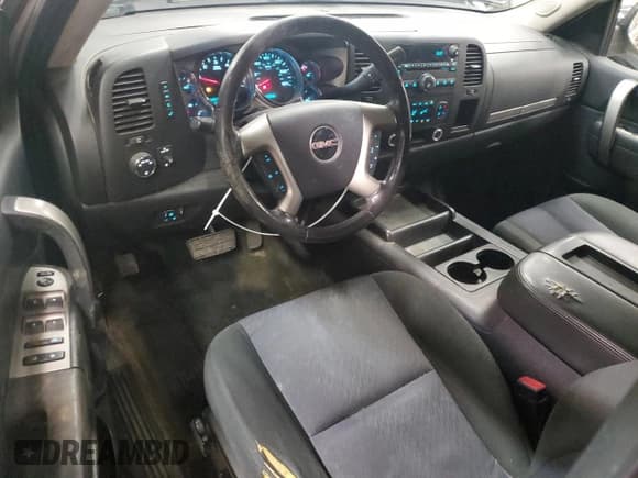 ✅ 2011 GMC Sierra 1500 SLE • VIN: 3GTP2VE36BG180608 • Лот: 83437964. Опубликован ранее на Copart с пробегом 189 266 миль. Бесплатный доступ к архиву аукционных продаж из США и подробный отчёт об истории автомобиля на DreamBid. Изображение 8.