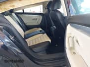 ✅ 2010 Volkswagen CC Luxury • VIN: WVWHP7AN5AE541065 • Lot: 43006466. Wystawiony na IAAI z przebiegiem 98 484 mil. Bezpłatny archiwum sprzedaży aukcyjnych z USA i szczegółowy raport historii pojazdu na DreamBid. Zdjęcie 8.