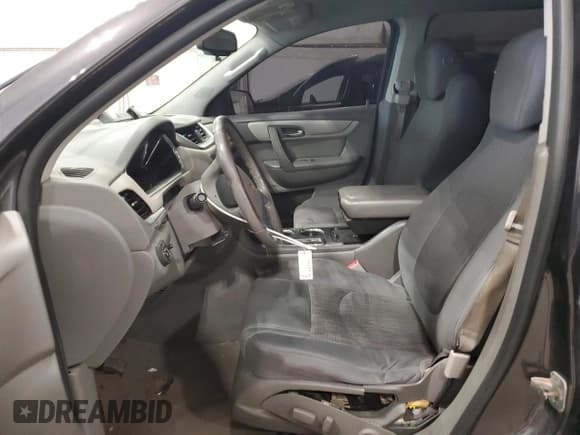 ✅ 2015 Chevrolet Traverse LT • VIN: 1GNKRGKD8FJ283099 • Lot: 91329325. Wystawiony na Copart z przebiegiem 195 181 mil. Bezpłatny archiwum sprzedaży aukcyjnych z USA i szczegółowy raport historii pojazdu na DreamBid. Zdjęcie 7.