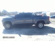 ✅ 2020 Chevrolet Silverado 1500 RST • VIN: 1GCUYEEL6LZ264236 • Lot: 41617642. Wystawiony na IAAI z przebiegiem 127 123 mil. Bezpłatny archiwum sprzedaży aukcyjnych z USA i szczegółowy raport historii pojazdu na DreamBid. Zdjęcie 15.