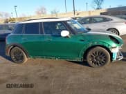 ✅ 2024 MINI Hardtop 4 Door Cooper • VIN: WMW33DK03R2V30440 • Lot: 41403552. Wystawiony na IAAI z przebiegiem 11 656 mil. Bezpłatny archiwum sprzedaży aukcyjnych z USA i szczegółowy raport historii pojazdu na DreamBid. Zdjęcie 14.