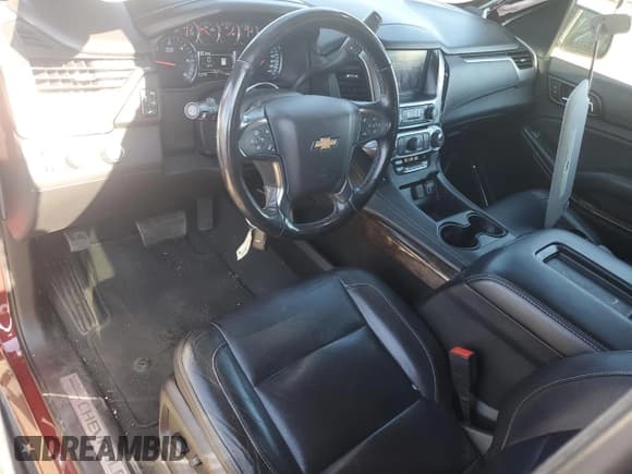 ✅ 2019 Chevrolet Suburban LT • VIN: 1GNSKHKC2KR364371 • Lot: 67169004. Wystawiony na Copart z przebiegiem 110 141 mil. Bezpłatny archiwum sprzedaży aukcyjnych z USA i szczegółowy raport historii pojazdu na DreamBid. Zdjęcie 8.