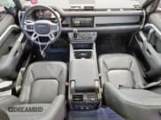 ✅ 2024 Land Rover Defender S • VIN: SALEJ7EU6R2258038 • Lot: 64956805. Wystawiony na Copart z przebiegiem 27 651 mil. Bezpłatny archiwum sprzedaży aukcyjnych z USA i szczegółowy raport historii pojazdu na DreamBid. Zdjęcie 8.