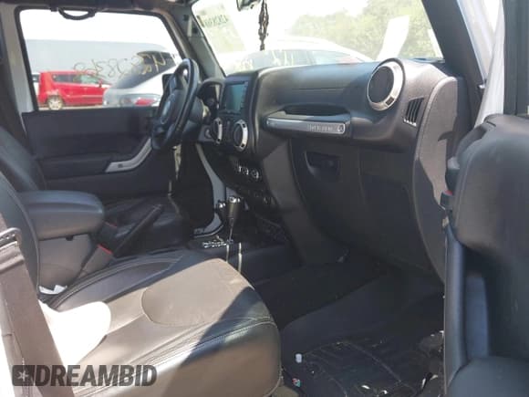 ✅ 2018 Jeep Wrangler Unlimited Rubicon Recon • VIN: 1C4BJWFG2JL840178 • Лот: 42828368. Опубликован ранее на IAAI с пробегом 56 308 миль. Бесплатный доступ к архиву аукционных продаж из США и подробный отчёт об истории автомобиля на DreamBid. Изображение 5.