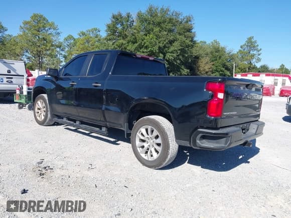 ✅ 2021 Chevrolet Silverado 1500 Custom • VIN: 1GCRWBEK4MZ373247 • Lot: 43500583. Wystawiony na IAAI z przebiegiem 87 165 mil. Bezpłatny archiwum sprzedaży aukcyjnych z USA i szczegółowy raport historii pojazdu na DreamBid. Zdjęcie 3.