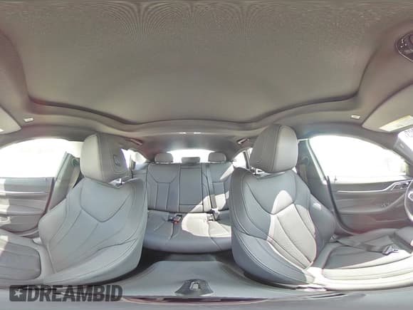 ✅ 2022 BMW i4 M50 • VIN: WBY33AW04NFM42395 • Lot: 69838203. Wystawiony na Copart z przebiegiem 12 666 mil. Bezpłatny archiwum sprzedaży aukcyjnych z USA i szczegółowy raport historii pojazdu na DreamBid. Zdjęcie 13.