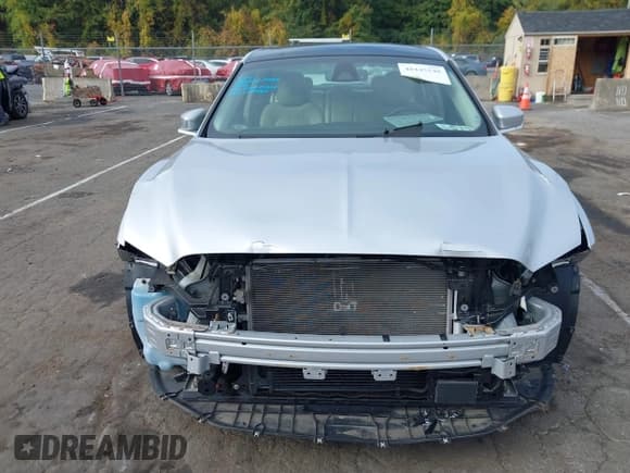 ✅ 2019 Lincoln Continental Select • VIN: 1LN6L9TK2K5606176 • Lot: 40445548. Wystawiony na IAAI z przebiegiem 32 327 mil. Bezpłatny archiwum sprzedaży aukcyjnych z USA i szczegółowy raport historii pojazdu na DreamBid. Zdjęcie 12.